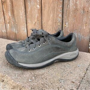 KEEN Women’s Gray Presido‎ Leather Low Top Sneaker Size 6